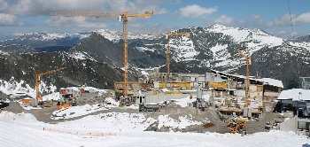 Potain tower cranes working at highest job site in Europe