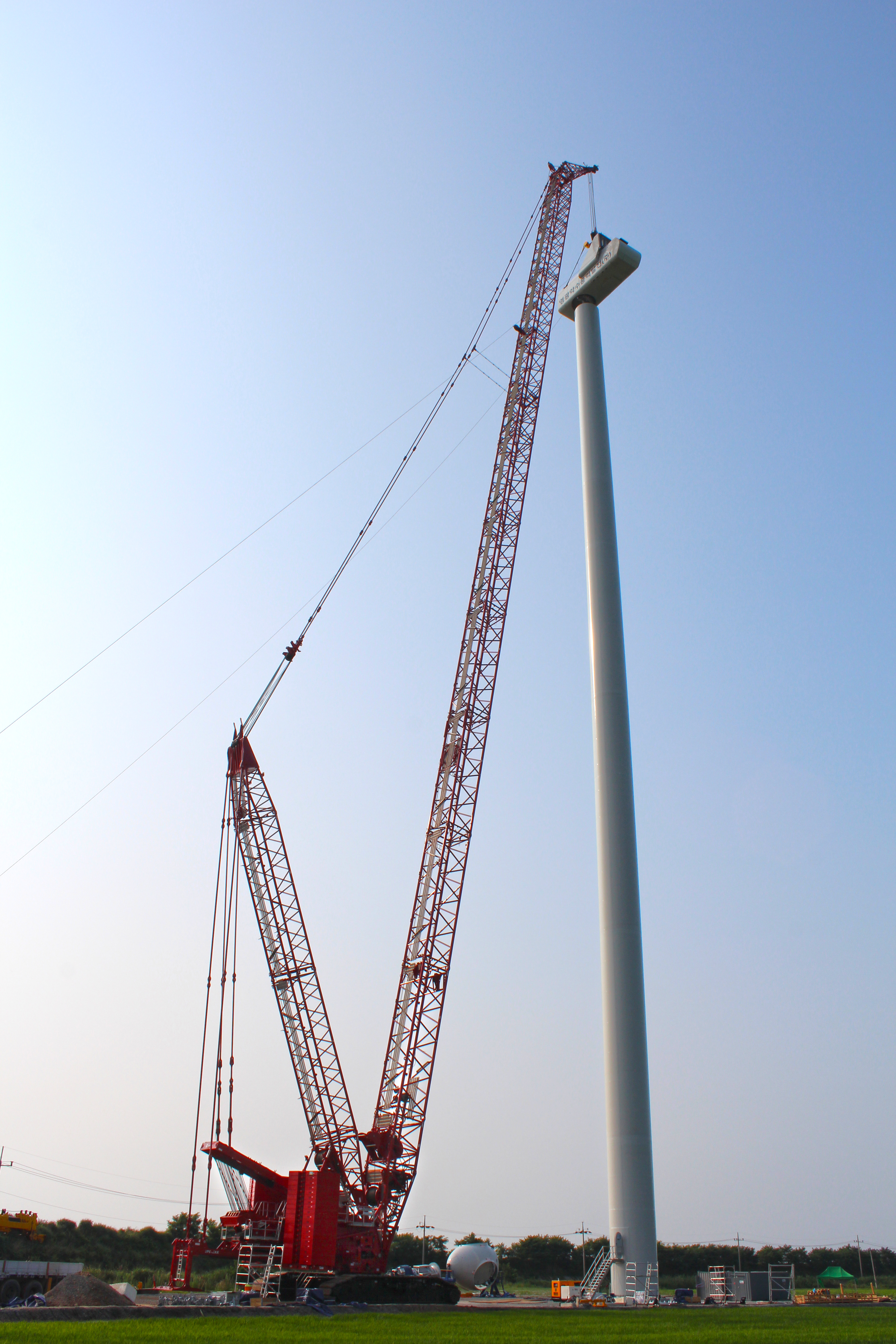 Manitowoc_MLC650_delivers_lower_costs_and_flawless_performance_on_Korean_wind_farm_1