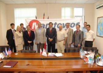 Manitowoc-to-distribute-Grove-1