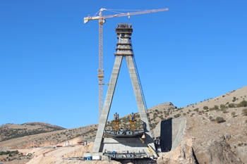 Potain tower cranes building bridge in Turkey