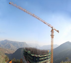 Potain tower cranes building huge cable-stayed bridge in China