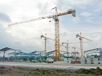 Nine Potain cranes build and run pre-cast concrete facility in Thailand