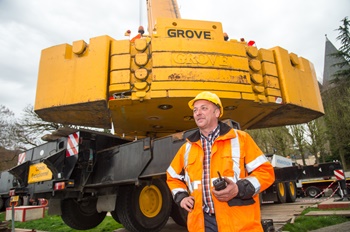 Grove perform tandem lift in Luxemborg