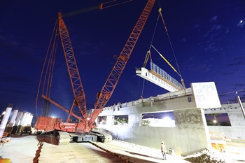 Manitowoc cranes speed up bridge builds for Universal Cranes in Australia