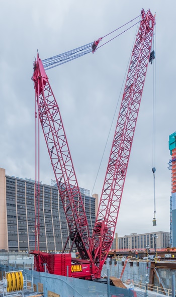 Manitowoc 18000 crawler crane at Hudson Yards