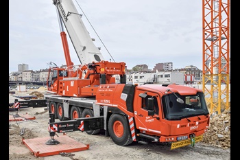 Grove GMK5250L puts Potain crane to work in France