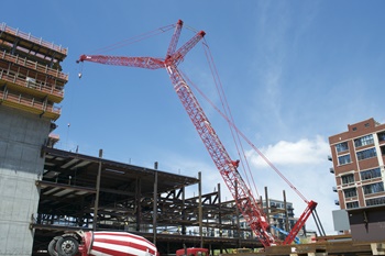 MLC300 lifts where other cranes can’t at North America’s largest convention center 