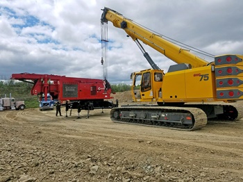 Contractors-use-Grove-GHC75-to-assemble-Manitowoc-crawler-on-tough-terrain