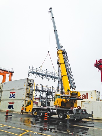 Canadas-first-Grove-TMS9000-2-saves-hours-on-the-job-for-R-D-Crane-Rental