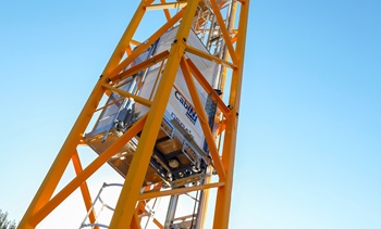 Manitowoc launches internal mast operator lift for Potain top slewing cranes - Photo 1