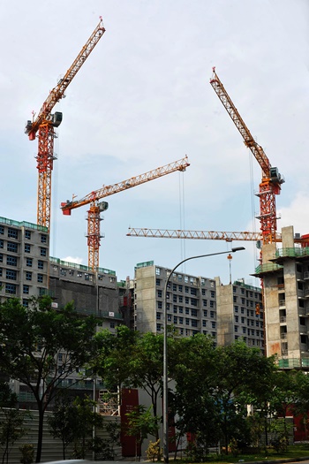 Potain-MCT-385-cranes-chosen-for-Singapores-first-smart-housing-block-2