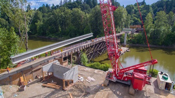 Manitowoc MLC300 helps accelerate bridge replacement in Washington 