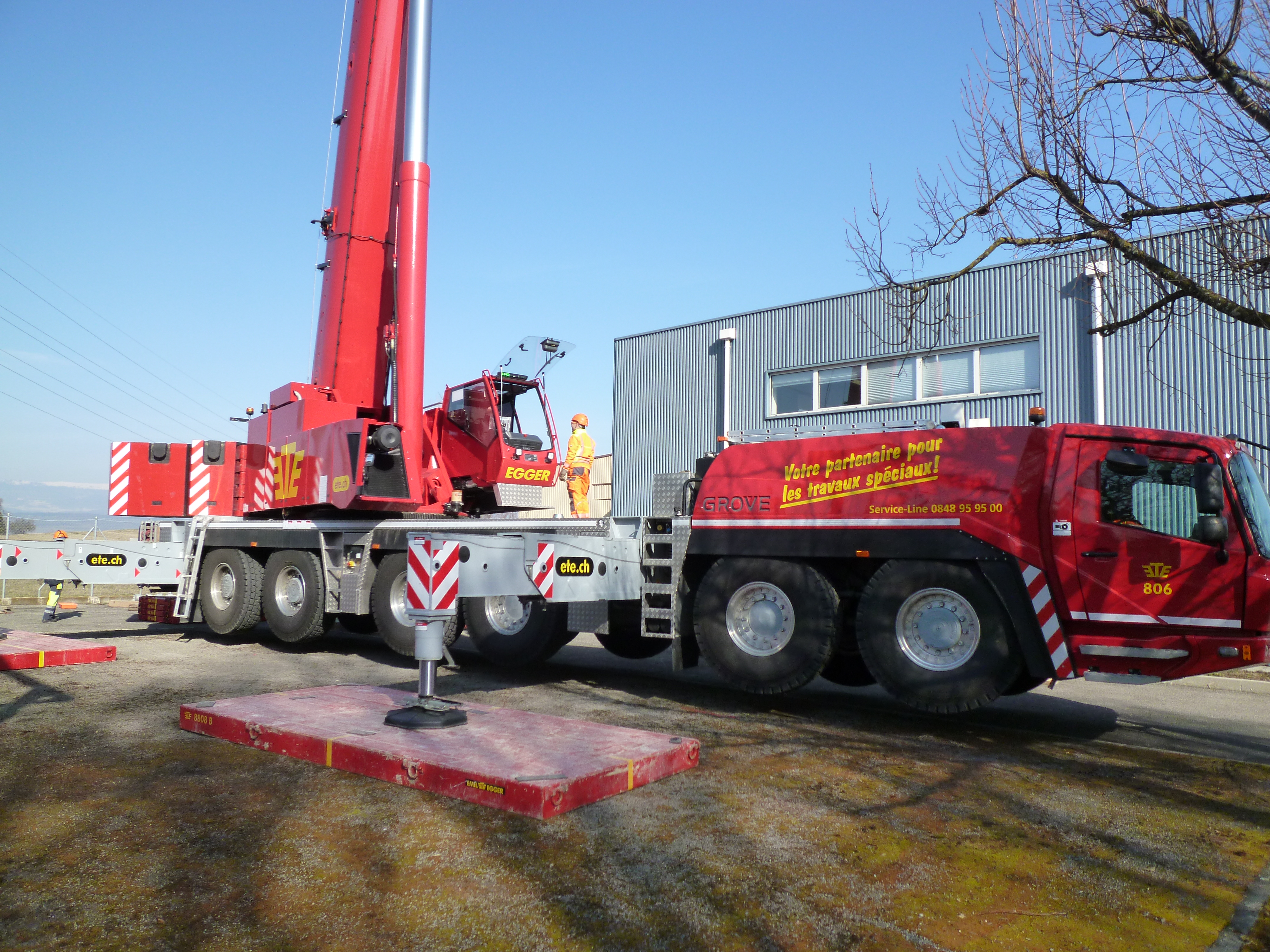 Trio of Grove GMKs form backbone of Swiss logistics company’s new premises