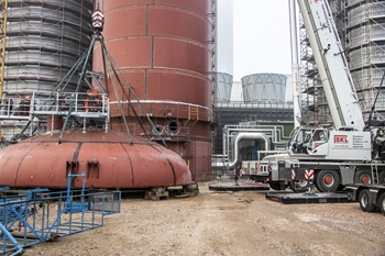 BKL’s Grove GMK6400 with MegaWingLift™ assisted in the construction of a heat storage system on the Ingelheimer Aue in Mainz, Germany-2